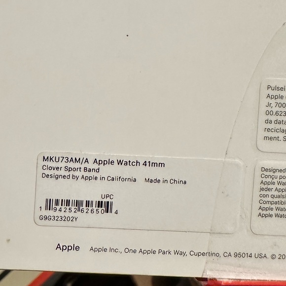 Apple Watch Clover Green Sport Band - Picture 2 of 2